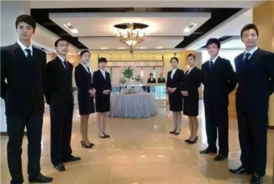 讓酒店客房與餐廳服務細致入微，成就難忘的入住體驗