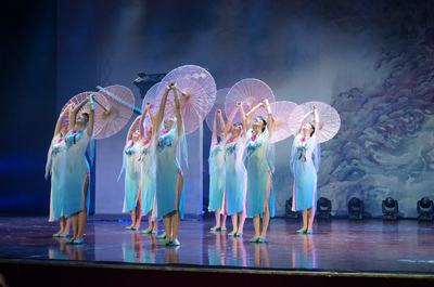 煙雨江南里的舞影翩躚 《小城雨巷》的文化藝術(shù)經(jīng)紀(jì)之路